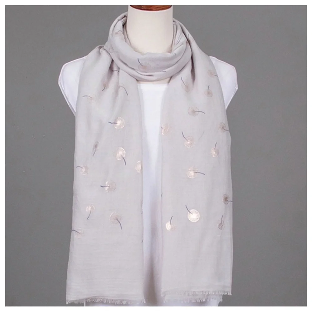 Cherie Bliss scarf metallic gold dandelion print light grey NWT - Picture 9 of 9
